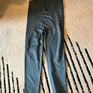 Blanqi Everyday Highwaist & Postpartum Support Leggings Color Oil Blue